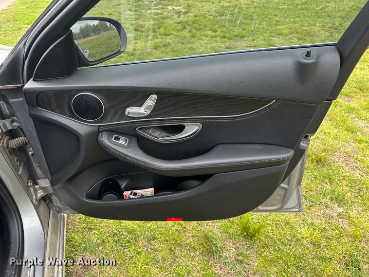 image for item OM9488 2016 Mercedes Benz C300 