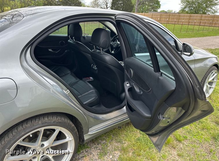 image for item OM9488 2016 Mercedes Benz C300 