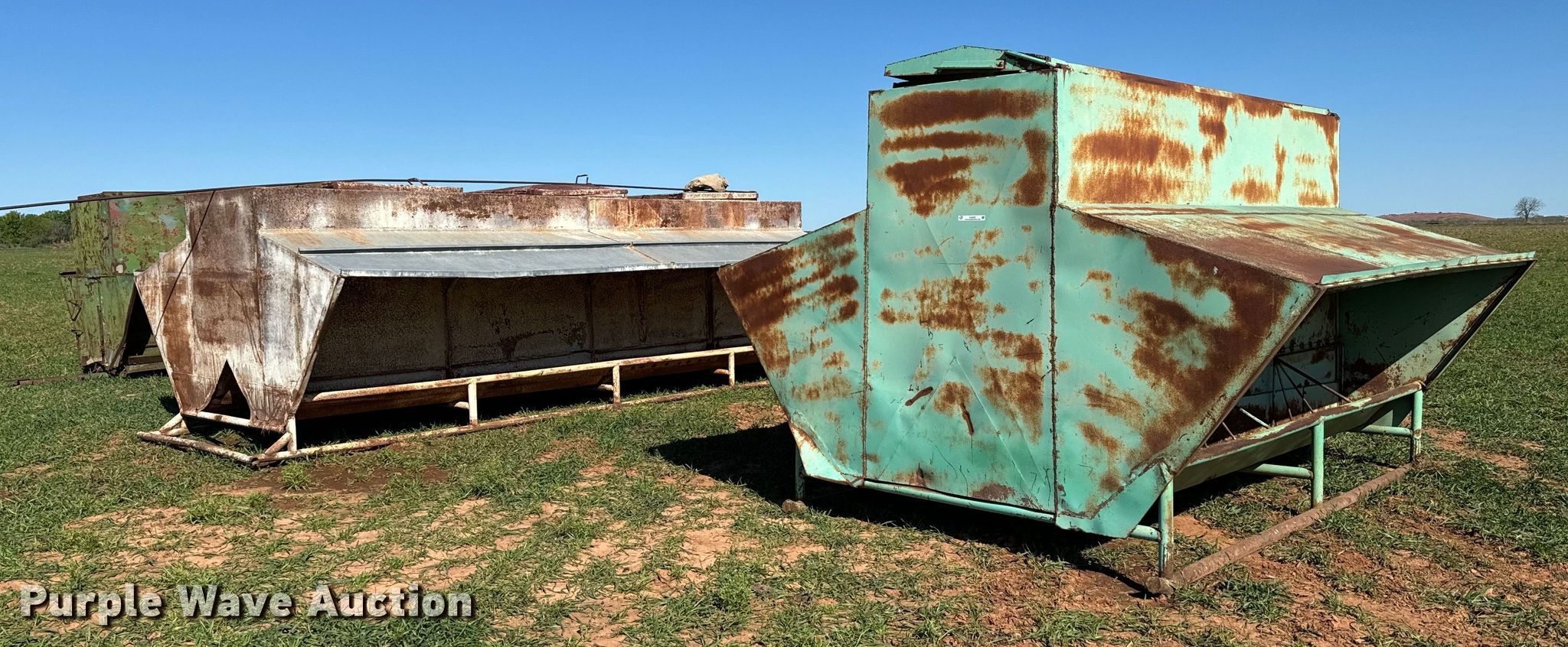 (3) creep feeders in Iowa Park, TX Item EJ0427 for sale Purple Wave