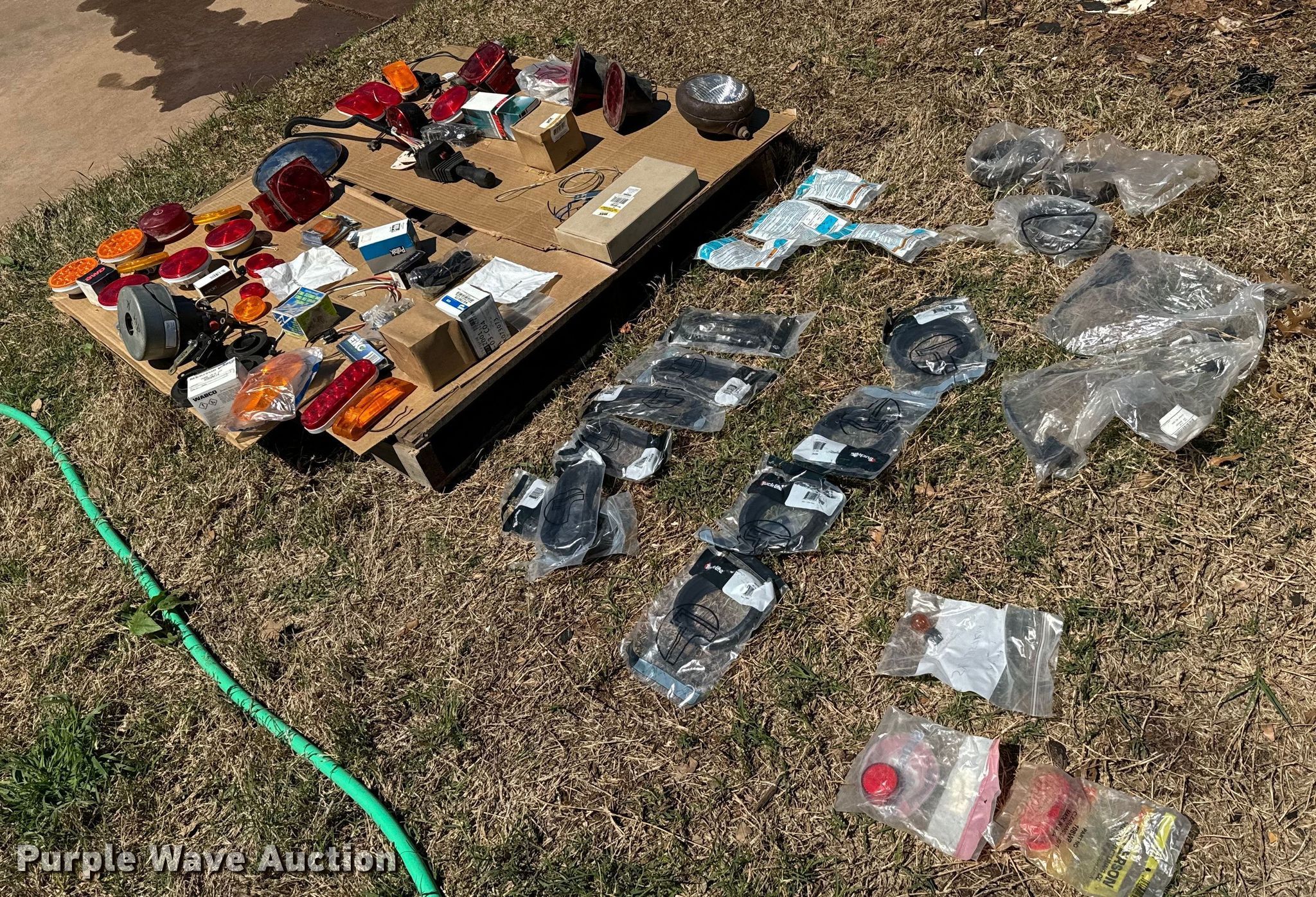 Trailer parts in Iowa Park, TX Item EJ0448 for sale Purple Wave