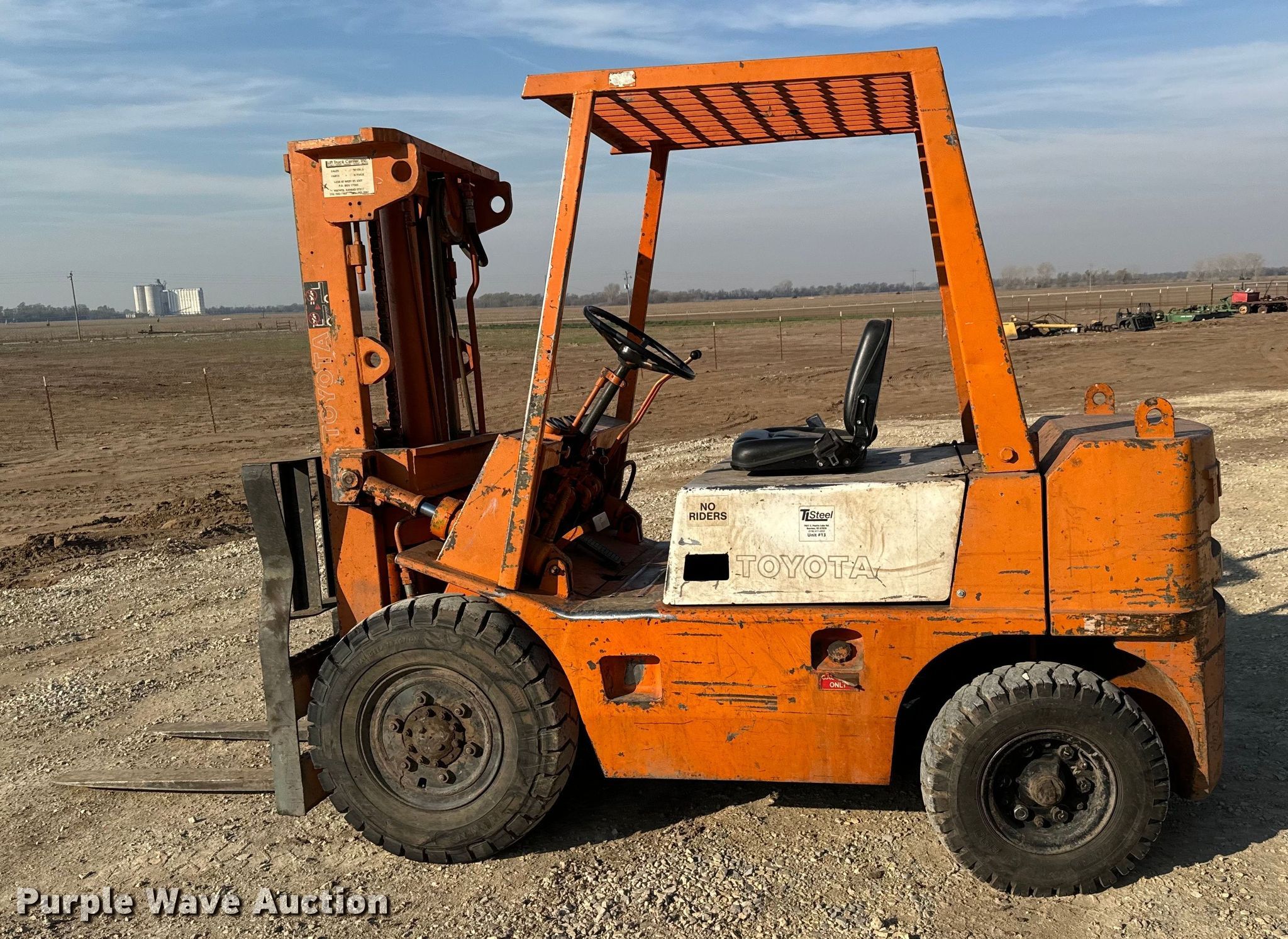 Toyota forklift in Burrton, KS Item NH9085 for sale Purple Wave