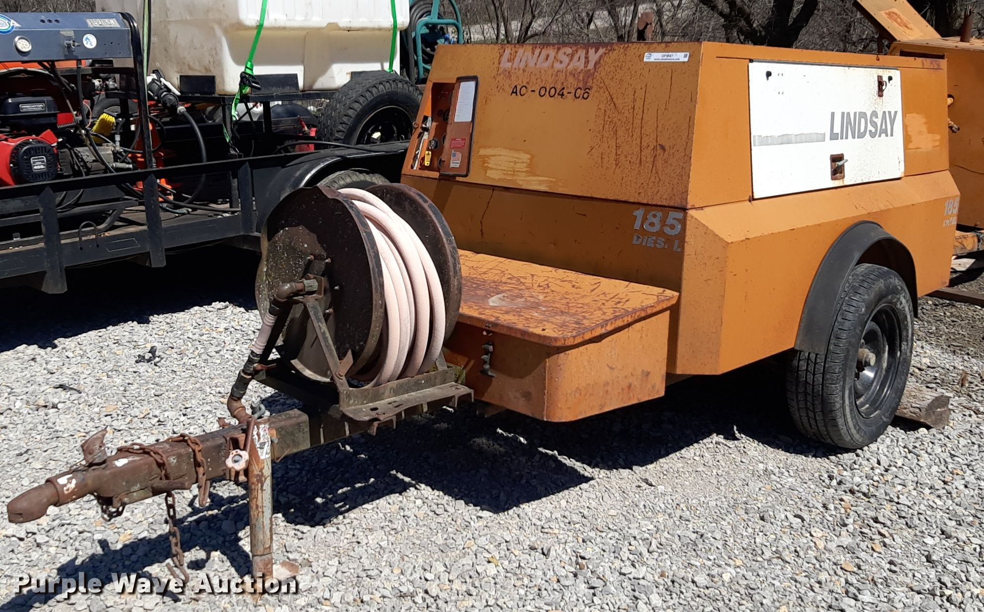 PAオレンジ様 Lindsay 185QD air compressor in Ponca City, OK | Item OF9667 sold