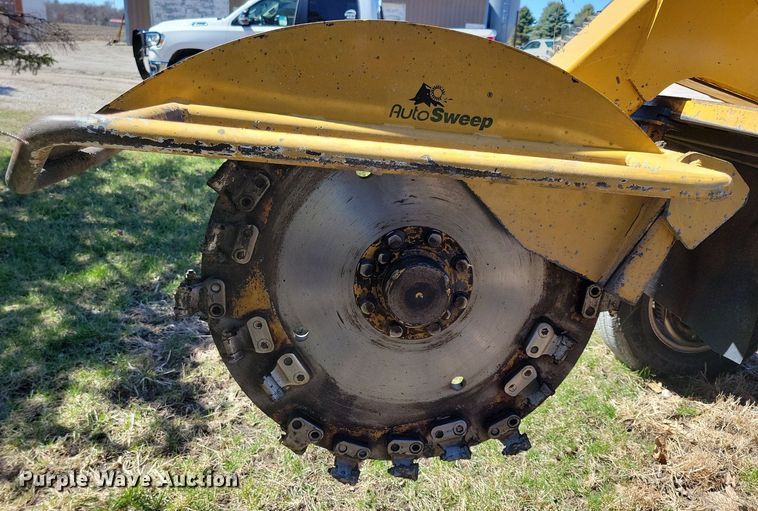 image for item DG0589 2014 Vermeer SC802 stump grinder