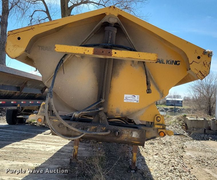 image for item DG0591 2004 Trail King TK60SSD-392 side dump trailer