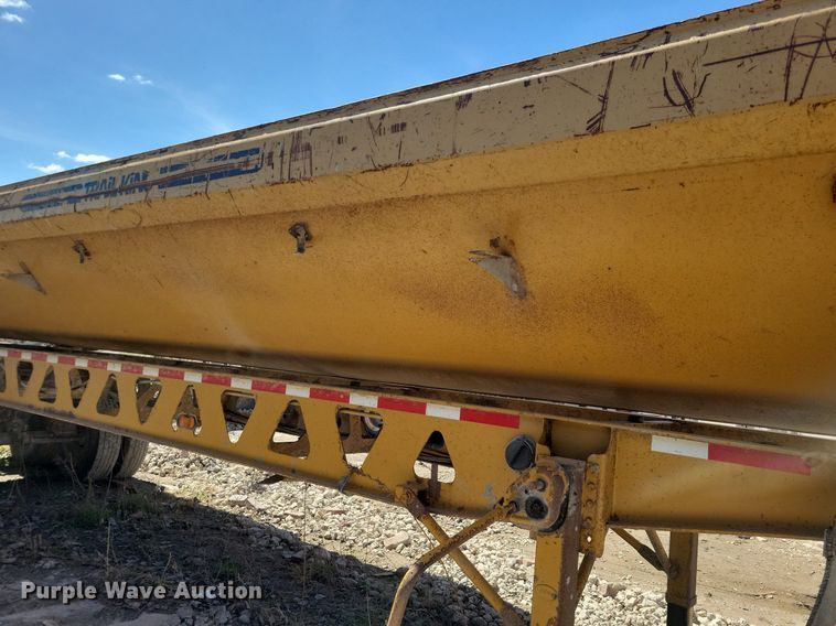 image for item DG0591 2004 Trail King TK60SSD-392 side dump trailer