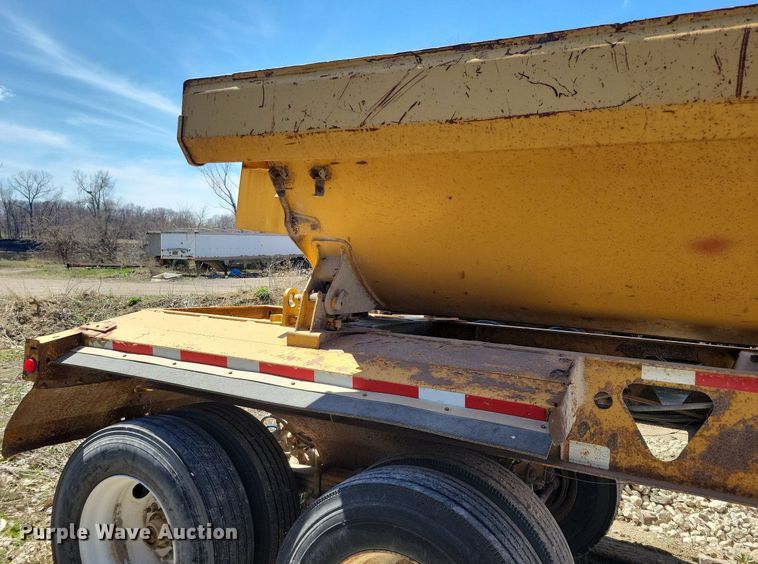 image for item DG0591 2004 Trail King TK60SSD-392 side dump trailer