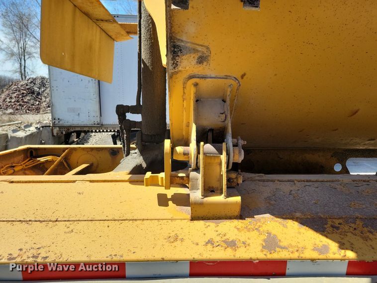 image for item DG0591 2004 Trail King TK60SSD-392 side dump trailer