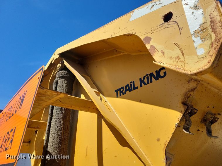 image for item DG0591 2004 Trail King TK60SSD-392 side dump trailer