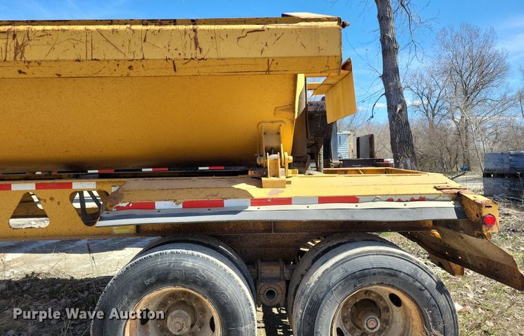 image for item DG0591 2004 Trail King TK60SSD-392 side dump trailer