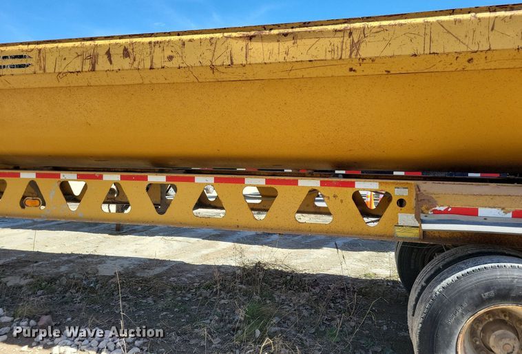 image for item DG0591 2004 Trail King TK60SSD-392 side dump trailer