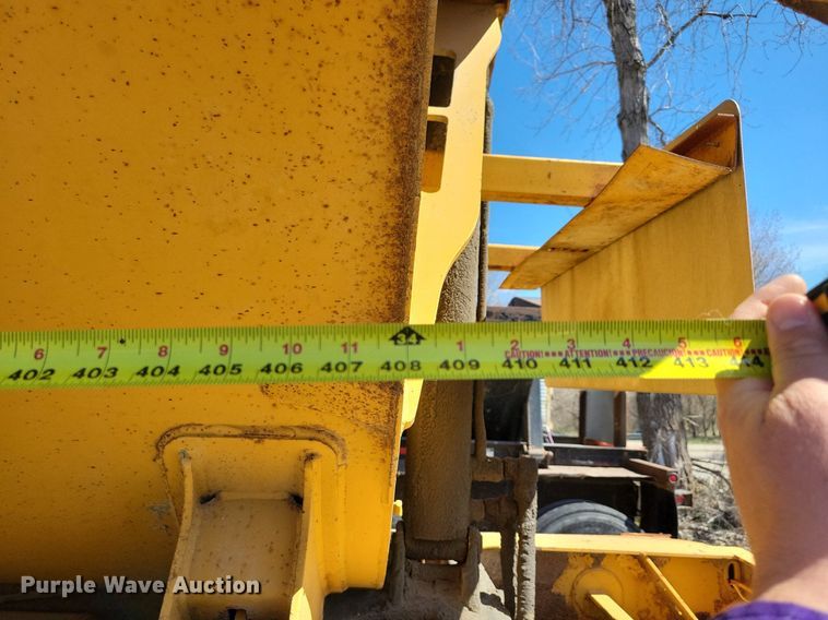 image for item DG0591 2004 Trail King TK60SSD-392 side dump trailer