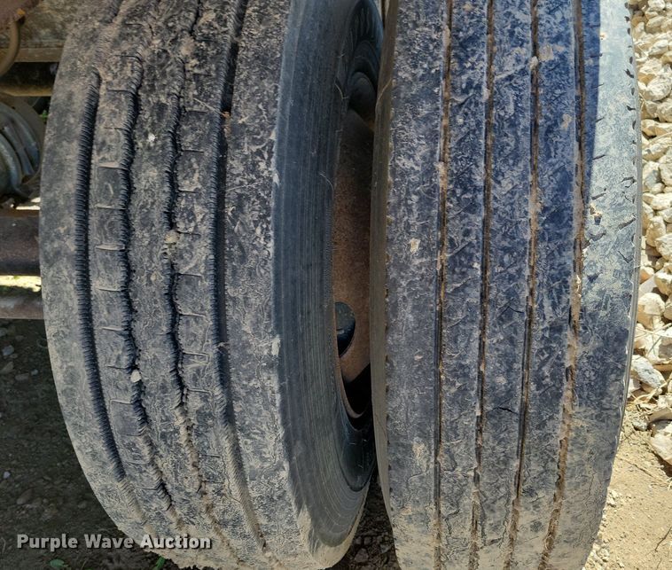 image for item DG0591 2004 Trail King TK60SSD-392 side dump trailer