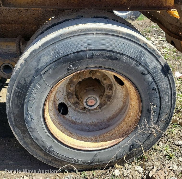 image for item DG0591 2004 Trail King TK60SSD-392 side dump trailer