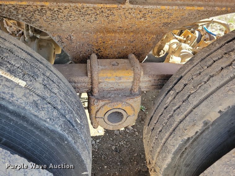 image for item DG0591 2004 Trail King TK60SSD-392 side dump trailer