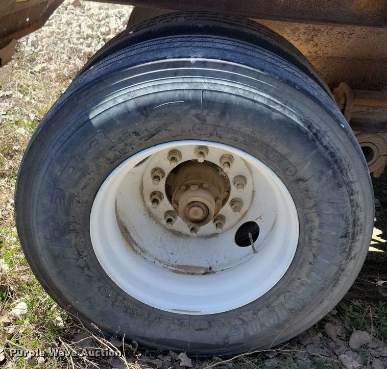 image for item DG0591 2004 Trail King TK60SSD-392 side dump trailer