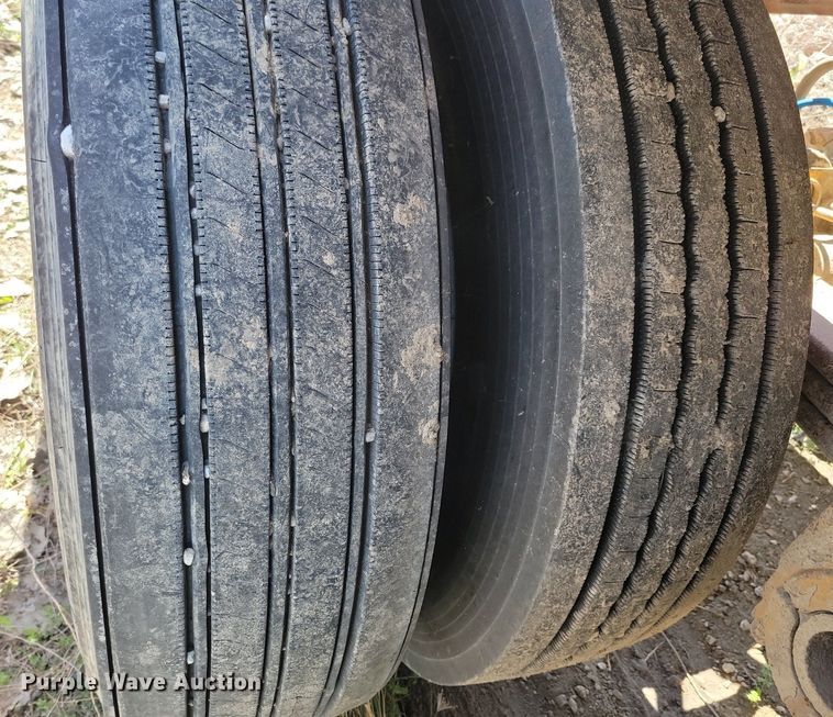 image for item DG0591 2004 Trail King TK60SSD-392 side dump trailer