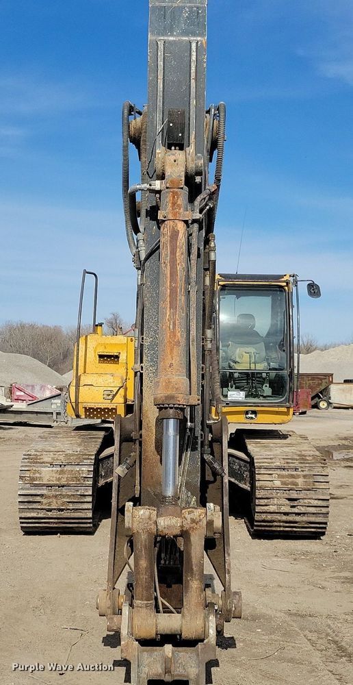 image for item DG0593 2010 John Deere 270D LC excavator