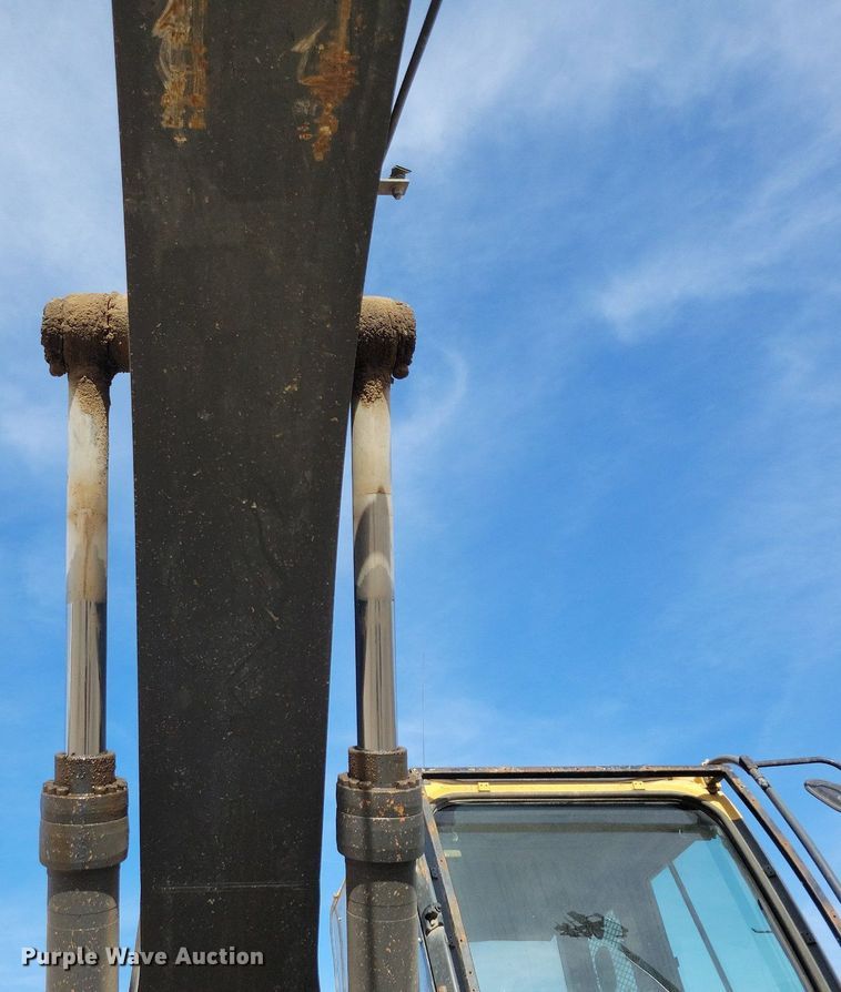 image for item DG0593 2010 John Deere 270D LC excavator