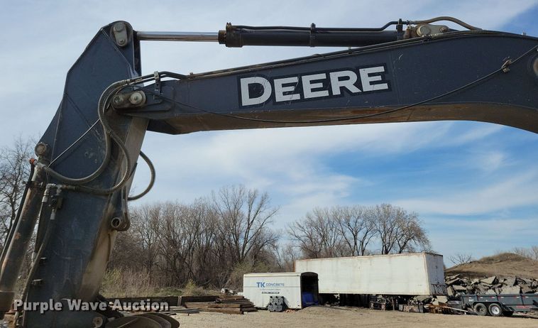 image for item DG0593 2010 John Deere 270D LC excavator