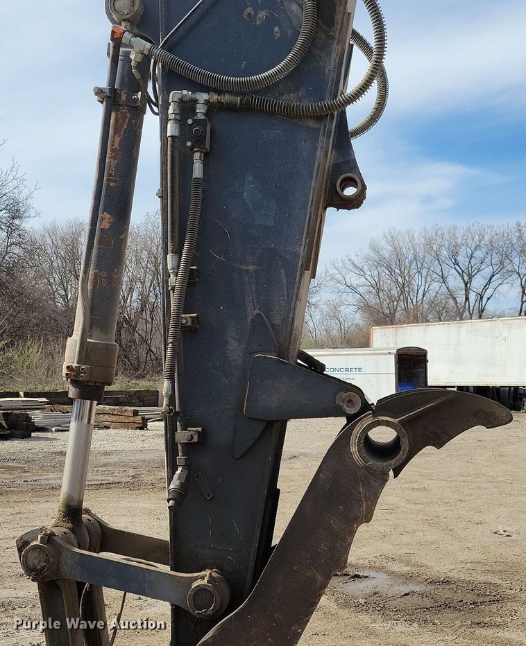 image for item DG0593 2010 John Deere 270D LC excavator