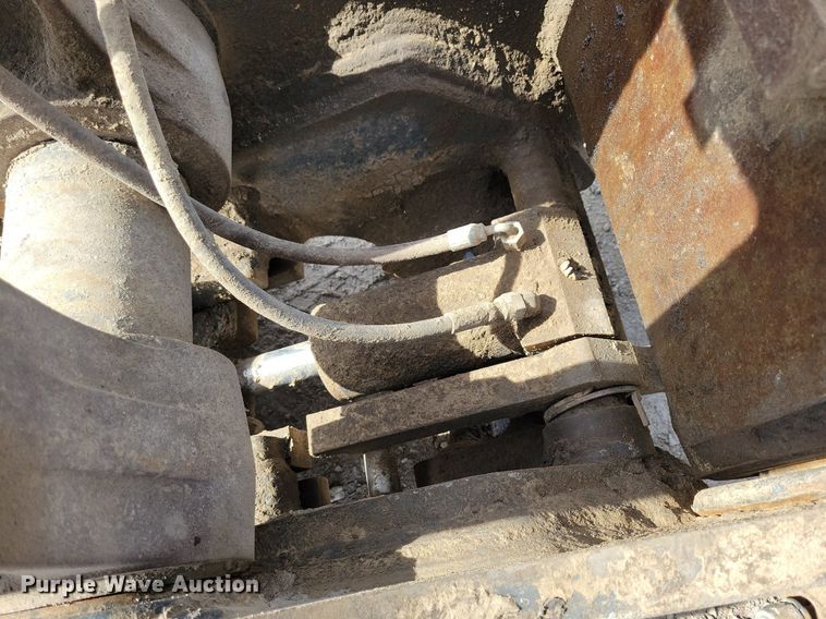 image for item DG0593 2010 John Deere 270D LC excavator