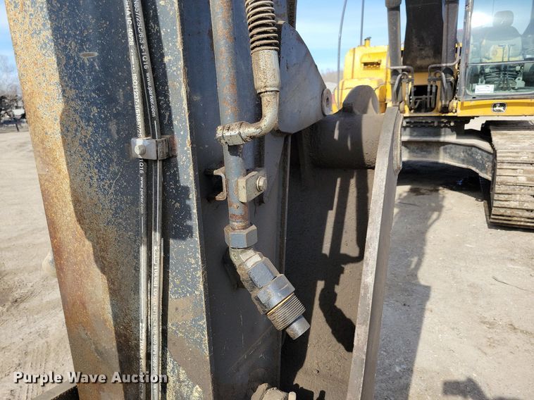 image for item DG0593 2010 John Deere 270D LC excavator