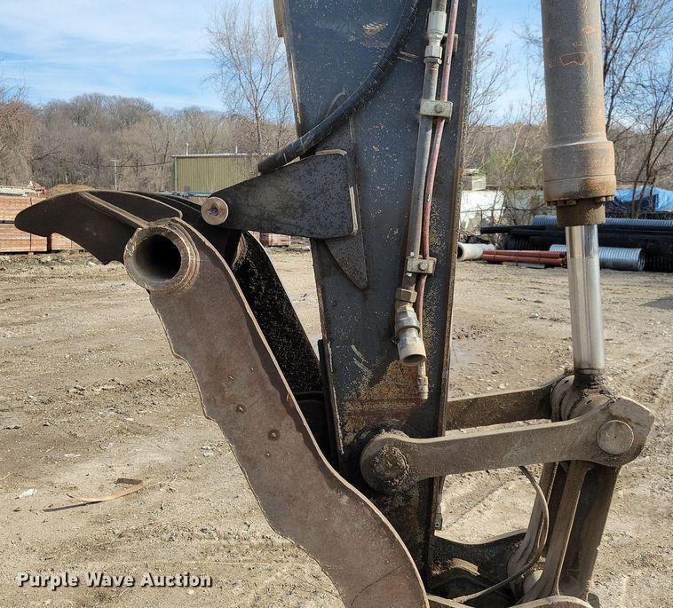 image for item DG0593 2010 John Deere 270D LC excavator