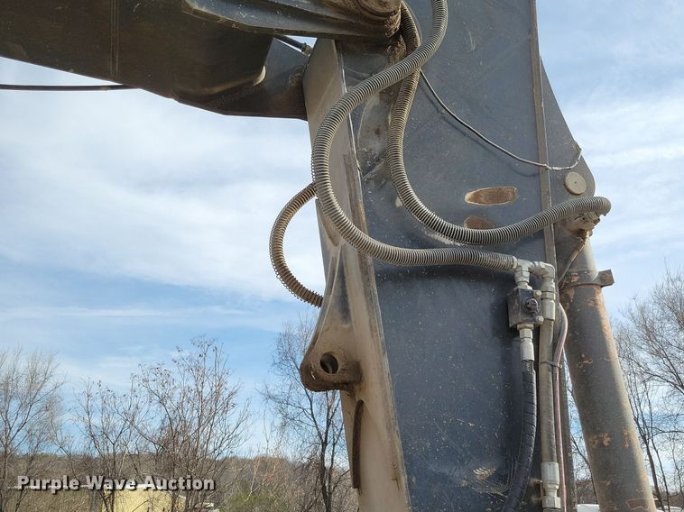 image for item DG0593 2010 John Deere 270D LC excavator