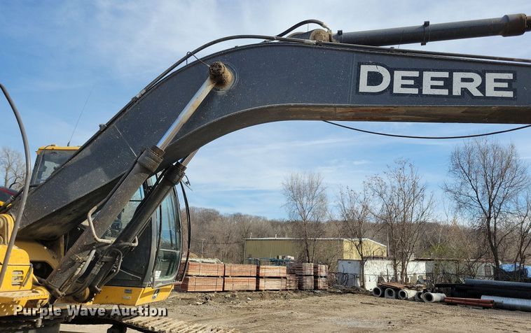 image for item DG0593 2010 John Deere 270D LC excavator