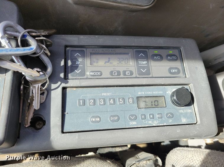 image for item DG0593 2010 John Deere 270D LC excavator