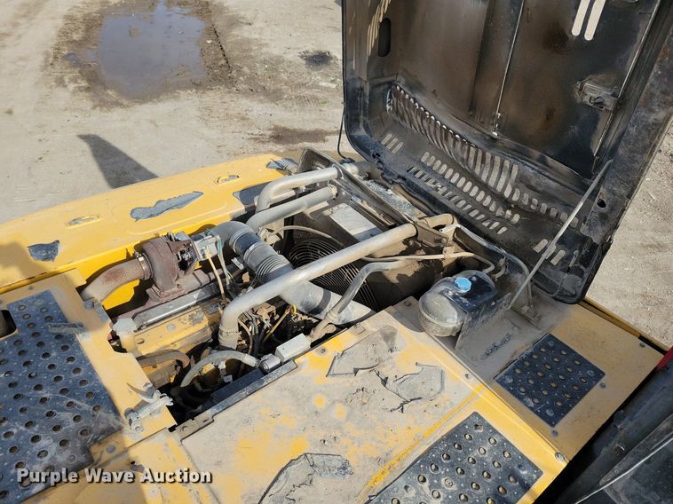 image for item DG0593 2010 John Deere 270D LC excavator