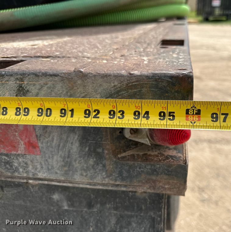 image for item DG4364 2000 International  4700 flatbed truck