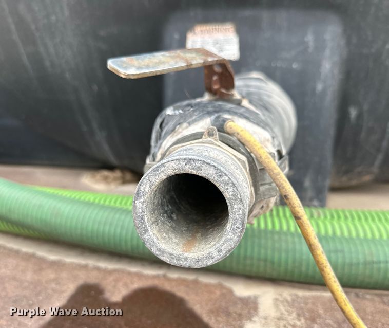 image for item DG4364 2000 International  4700 flatbed truck