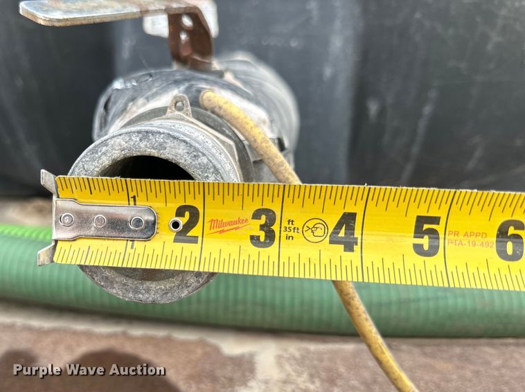 image for item DG4364 2000 International  4700 flatbed truck