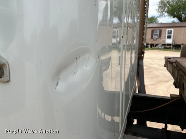 image for item DG4364 2000 International  4700 flatbed truck