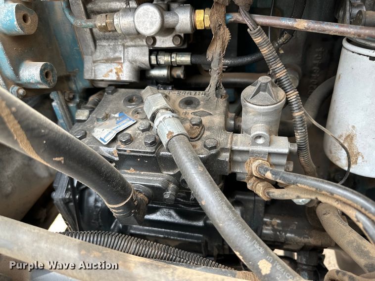 image for item DG4364 2000 International  4700 flatbed truck