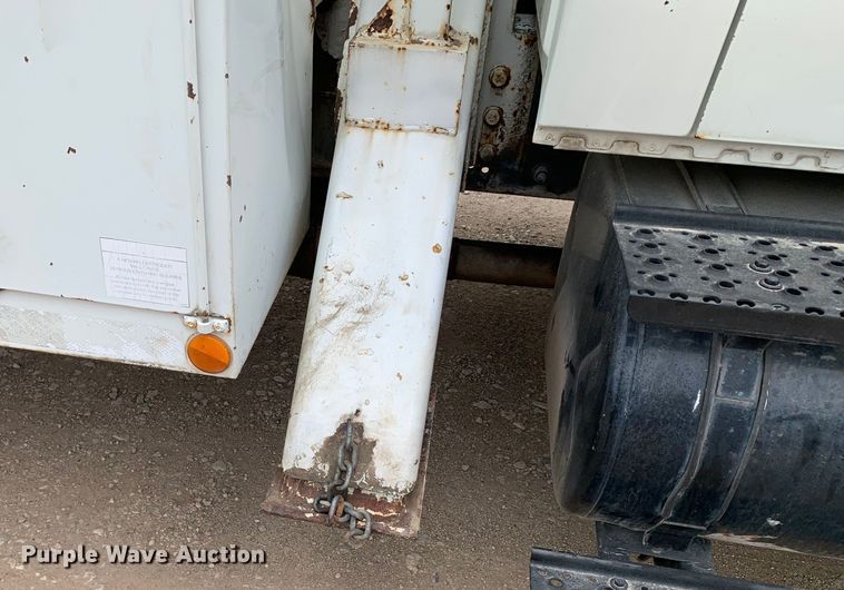 image for item DM7776 2007 International 4300 bucket truck