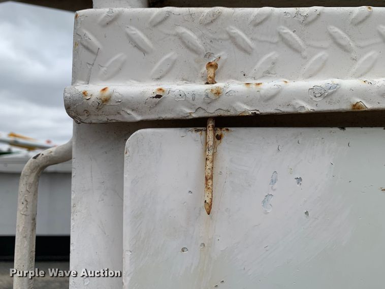 image for item DM7776 2007 International 4300 bucket truck