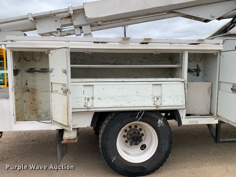 image for item DM7776 2007 International 4300 bucket truck