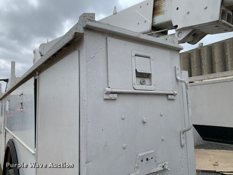 image for item DM7776 2007 International 4300 bucket truck