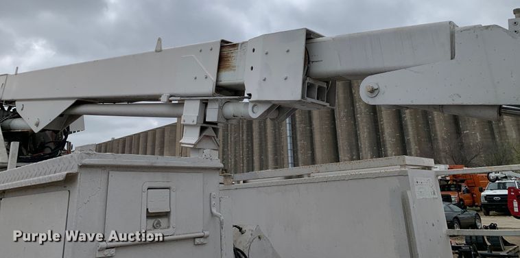 image for item DM7776 2007 International 4300 bucket truck