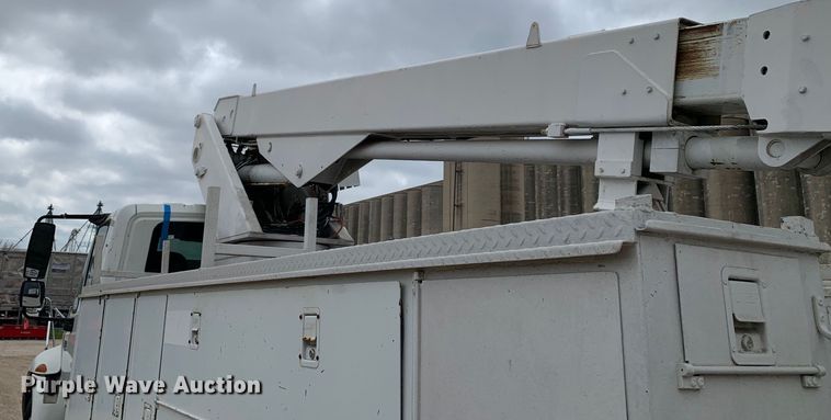 image for item DM7776 2007 International 4300 bucket truck