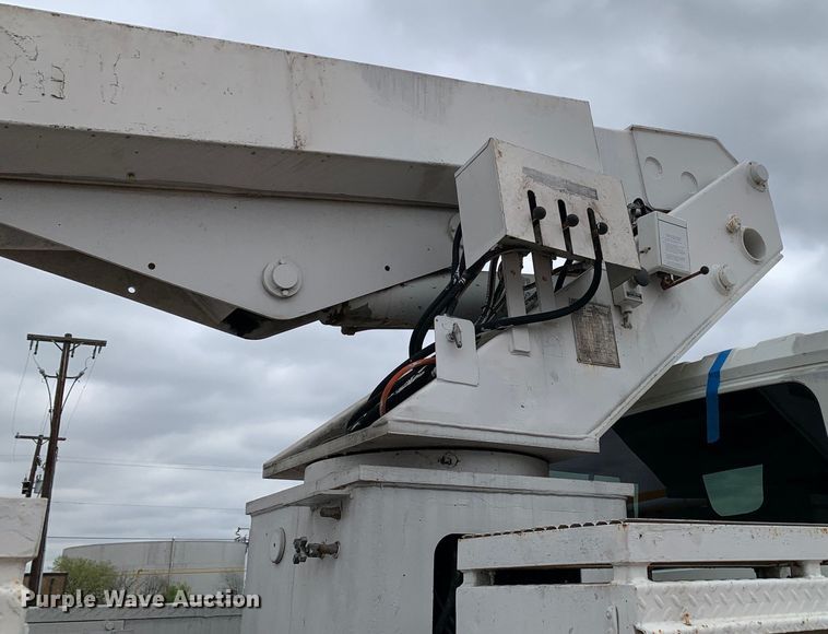 image for item DM7776 2007 International 4300 bucket truck