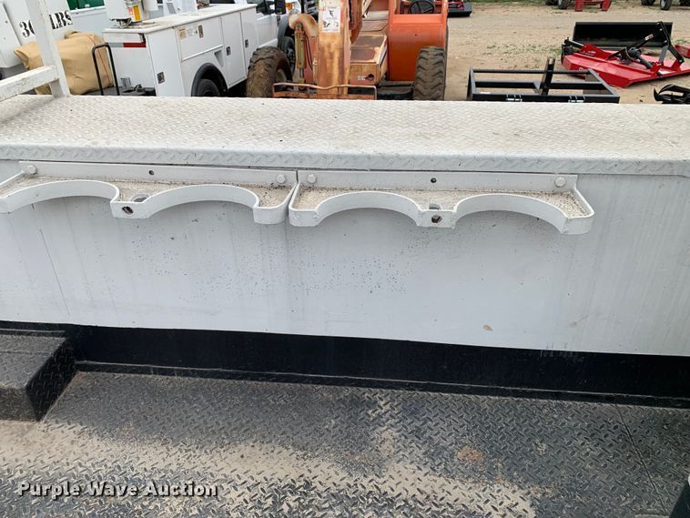 image for item DM7776 2007 International 4300 bucket truck