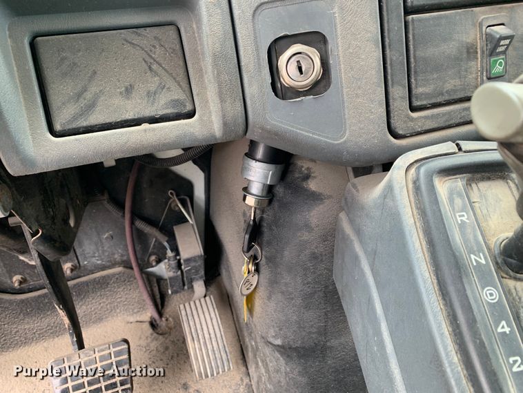 image for item DM7776 2007 International 4300 bucket truck