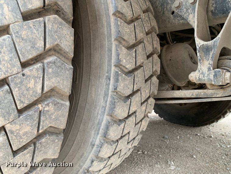 image for item DM7776 2007 International 4300 bucket truck