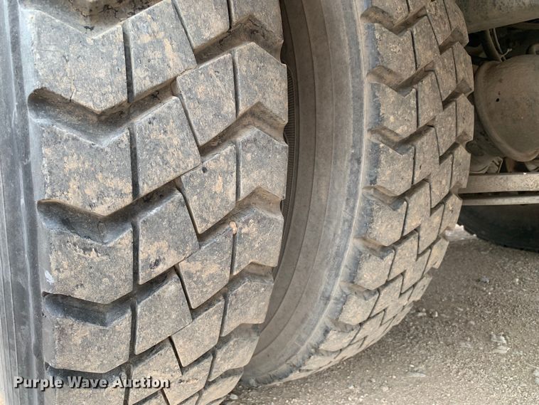 image for item DM7776 2007 International 4300 bucket truck