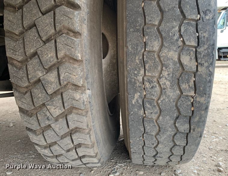 image for item DM7776 2007 International 4300 bucket truck