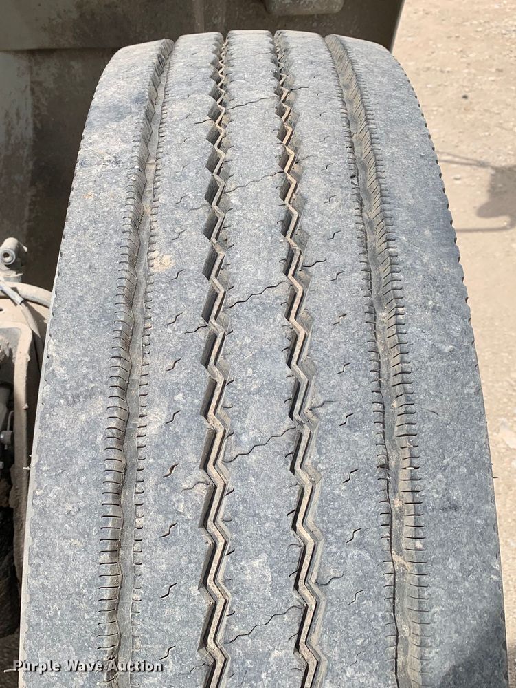 image for item DM7776 2007 International 4300 bucket truck