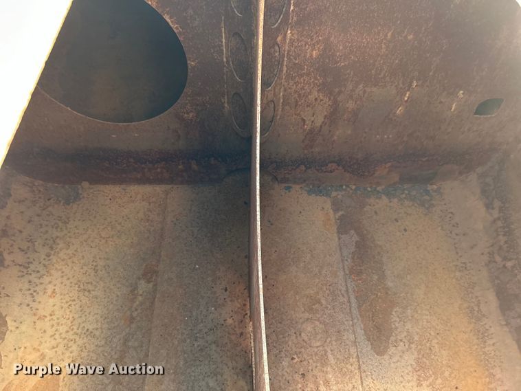 image for item DO1000 1997 Mack RD690S water truck